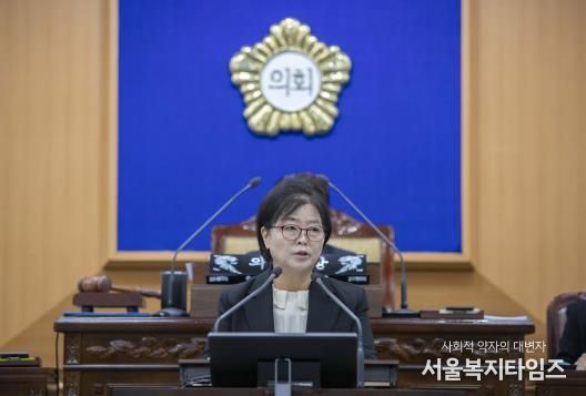 이순희 강북구청장이 18일 구의회 제279회 정례회에서 시정연설을 하고 있다.