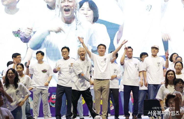 2025 댄싱노원 거리페스티벌 개막을 선포하는 오승록노원구청장