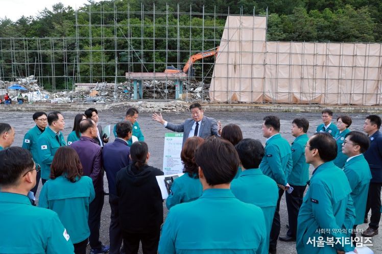 현장을 방문해 진행 상황을 점검