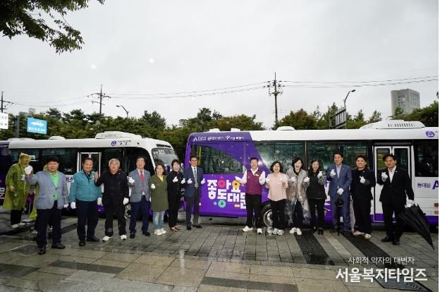 2025 동대문구 자율주행버스 개통식 기념촬영