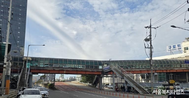 구로역과 NC백화점 연결 통로 모습