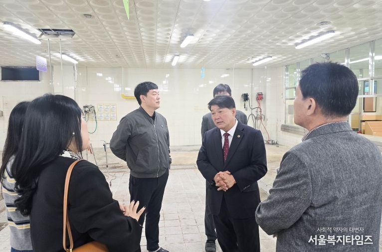 이성룡 울산광역시의회 의장, 중구 유곡중학교 현장 방문