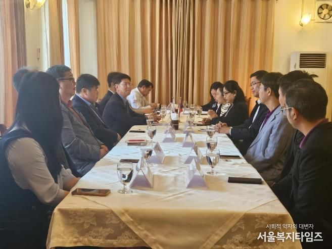 김천시, 2026년 도입 라오스 계절근로자 현지 선발 실시-농업정책과(사진1_노동부 간담회).