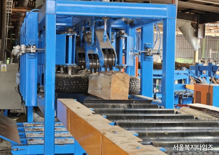 2025년 산림청 `목재유통 시설보완 사업`에 선정돼 개선된 남원산림조합 갱립소 자동 제재 설비