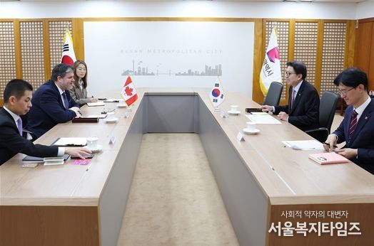 박형준 시장, 필립 라포튠 주한캐나다대사 접견