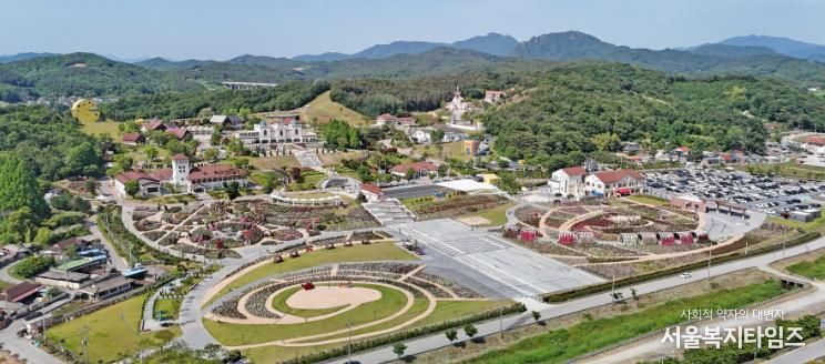 치즈와 함께하는 첫 번째 임실N장미축제 5월 개최5(임실치즈테마파크 장미원 전경).