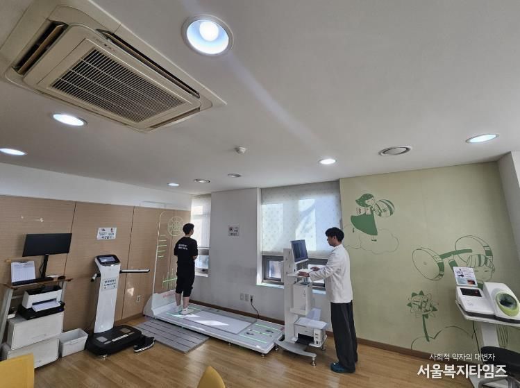 AI 체형·족압 측정 사진