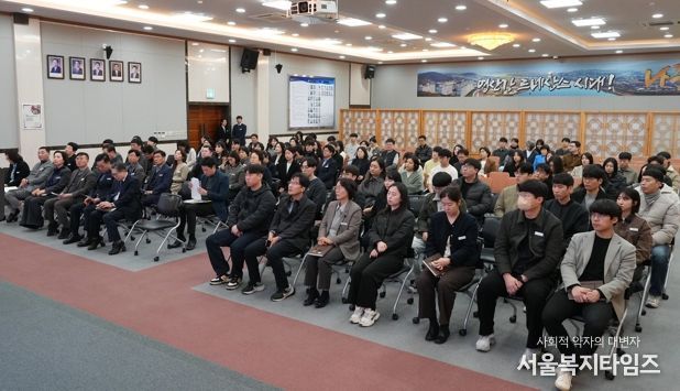 나주시, 3월 정례조회 개최…지역 발전 헌신 시민과 단체 표창